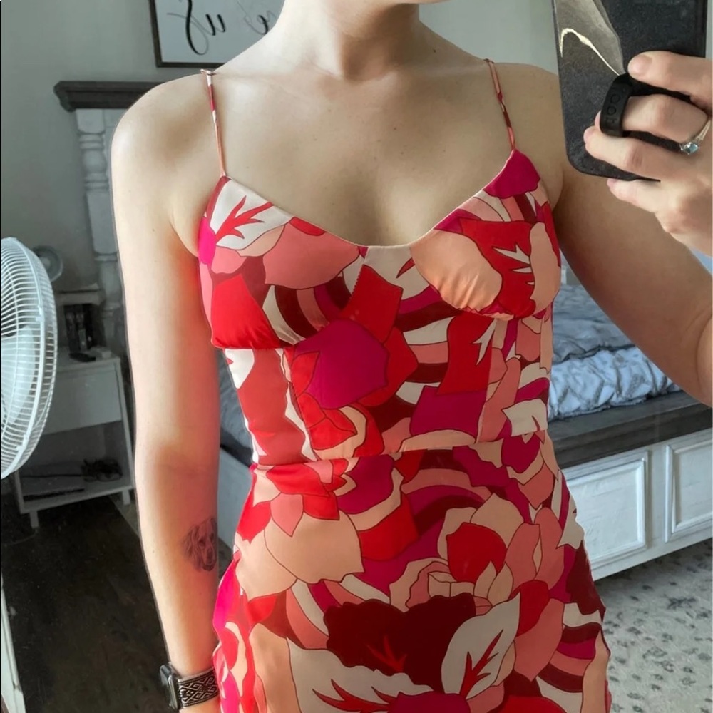 Hello Molly Floral Dress - Picture 2 of 9